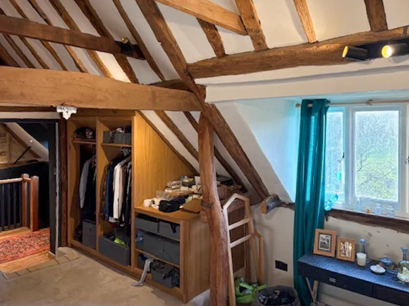 Quirky Guildford cottage, C929 (photo 17)