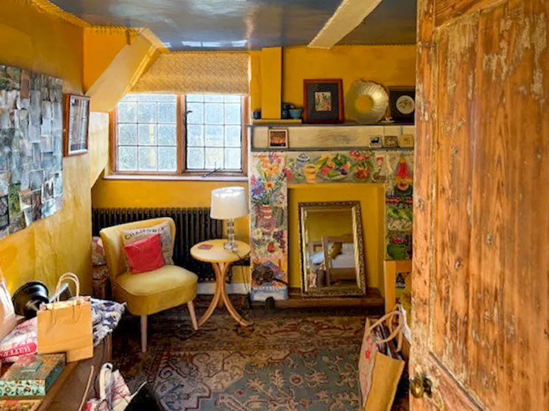 Quirky Guildford cottage, C929 (photo 20)