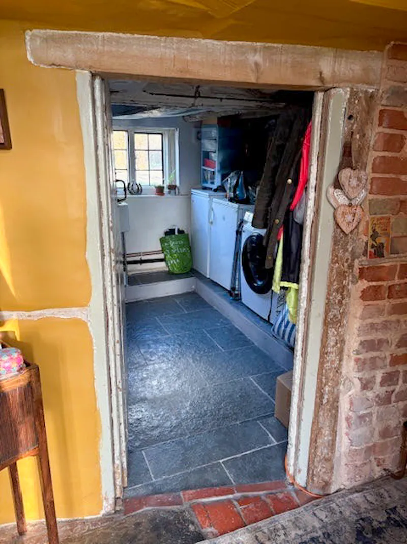 Quirky Guildford cottage, C929 (photo 9)