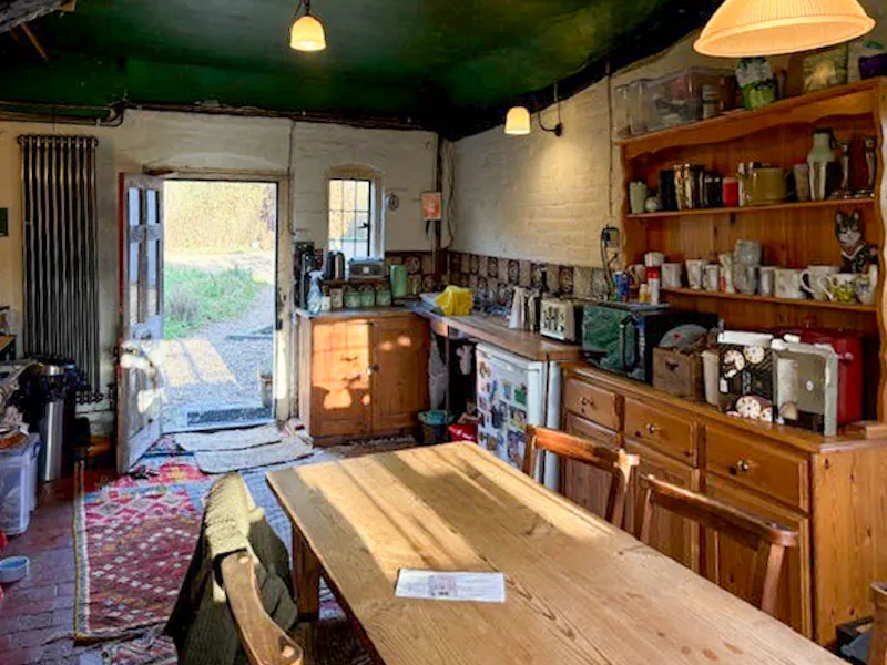 Quirky Guildford cottage, C929 (photo 8)