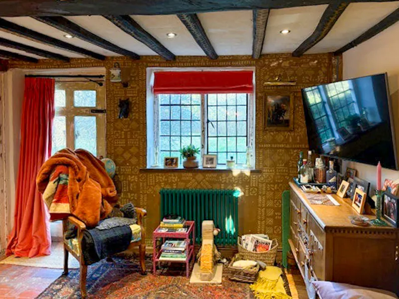 Quirky Guildford cottage, C929 (photo 4)
