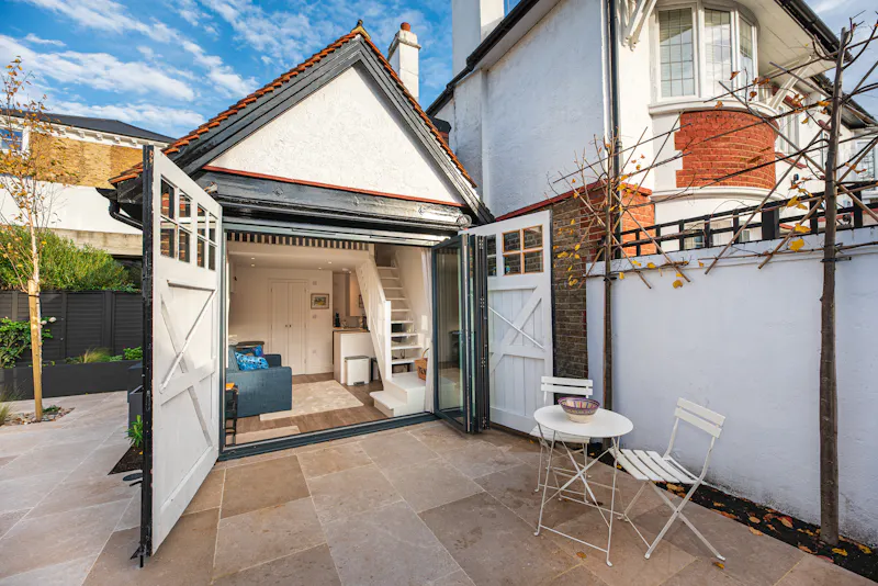 Terrace/Patio at Edwardian Clapham family home, D2872 (photo 75)