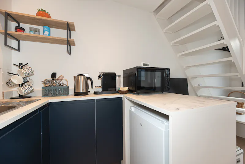 Kitchen at Edwardian Clapham family home, D2872 (photo 70)
