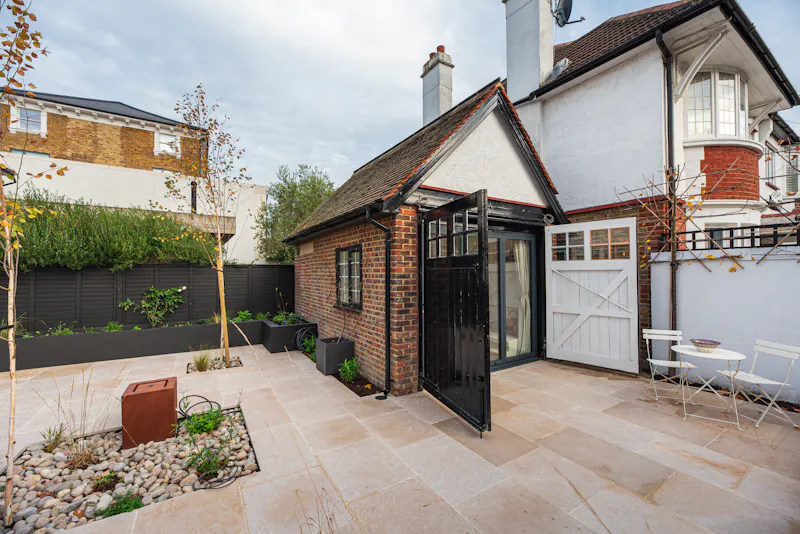 Studio at Edwardian Clapham family home, D2872 (photo 60)