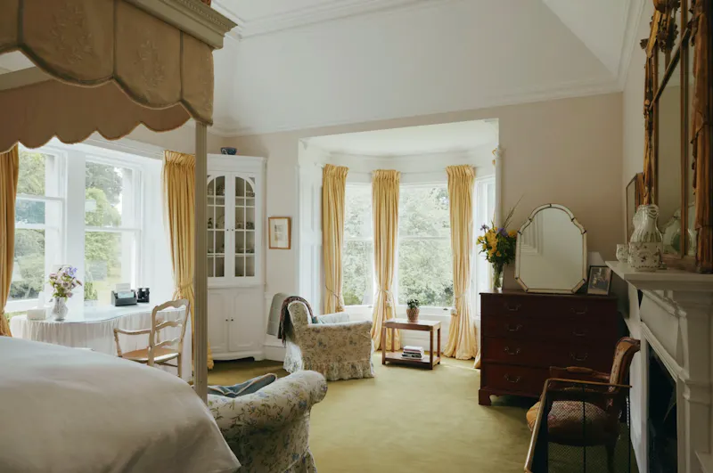 Whimsical Elgin country house, B2127 (photo 27)