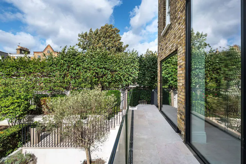 Stylish Wandsworth family home, B2128 (photo 14)