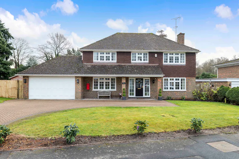 Driveway at 1960s Windlesham family home, D2874 (photo 1)