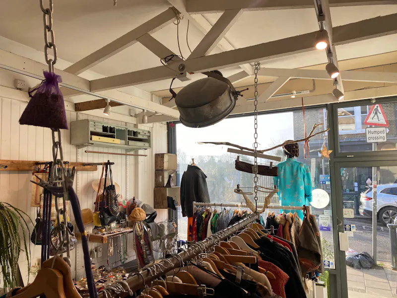 Beams at Kensal Green vintage shop, SHOP28 (photo 2)