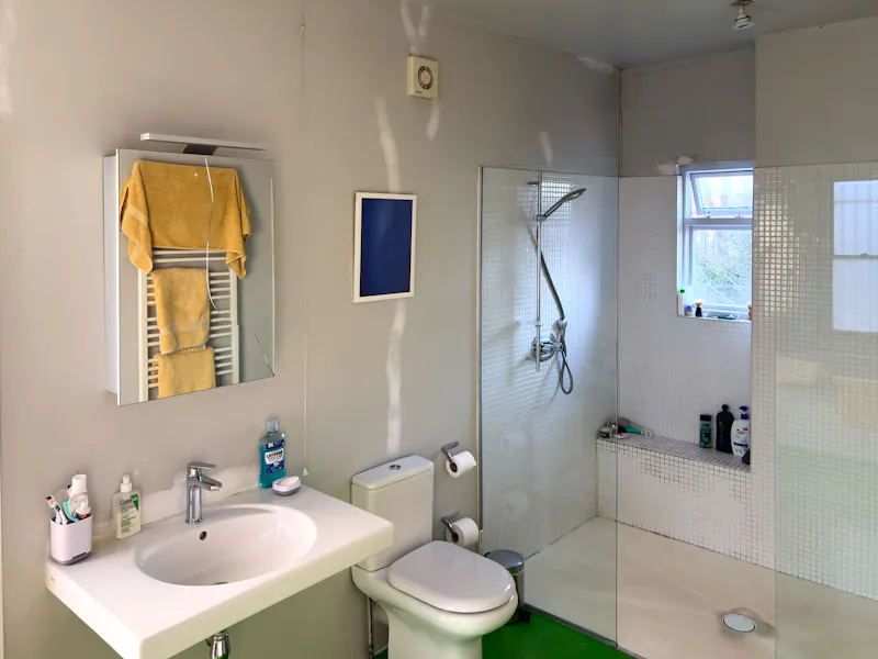 Shower at Canonbury Design-Led Townhouse, B2129 (photo 28)