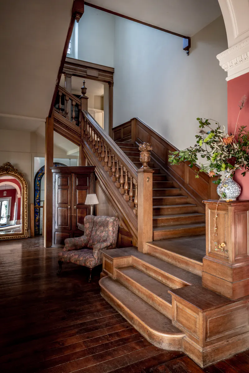 Staircase at Elegant Tugby Georgian house , A1696 (photo 2)