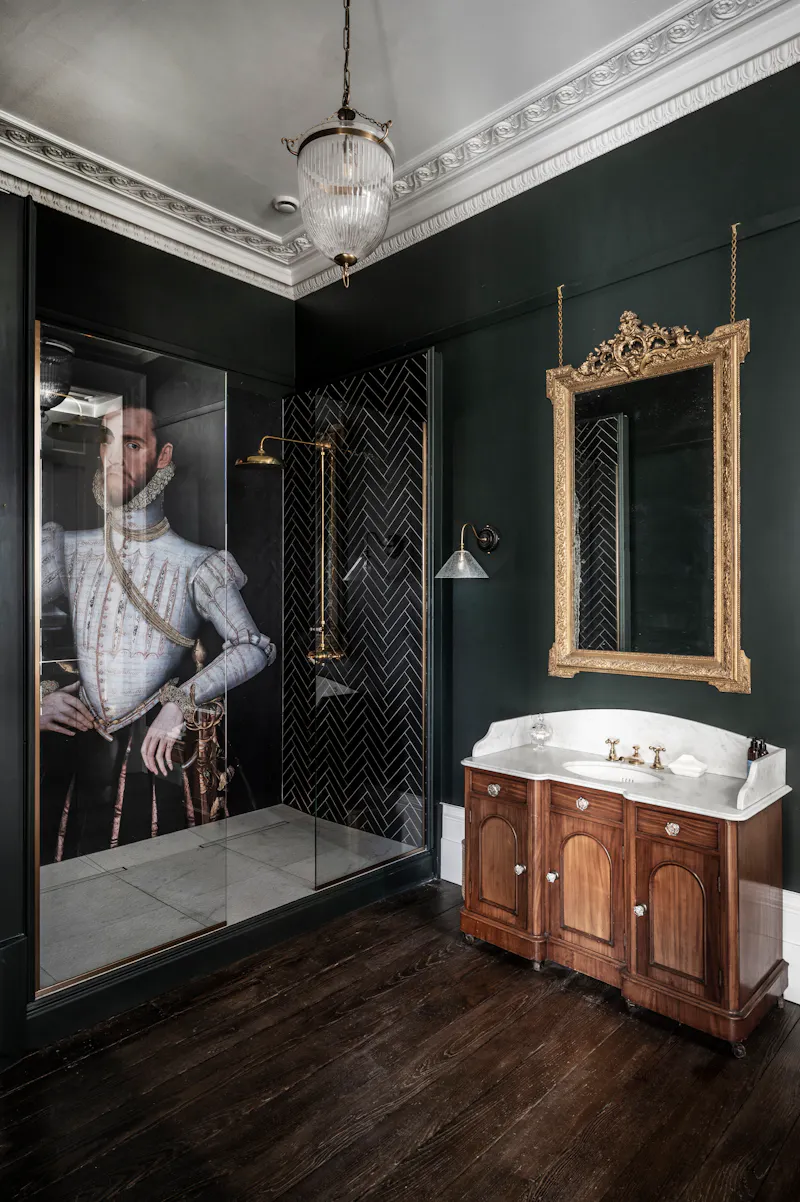 Bathroom at Elegant Tugby Georgian house , A1696 (photo 32)