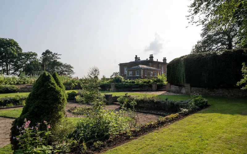 Elegant Tugby Georgian house , A1696 (photo 60)