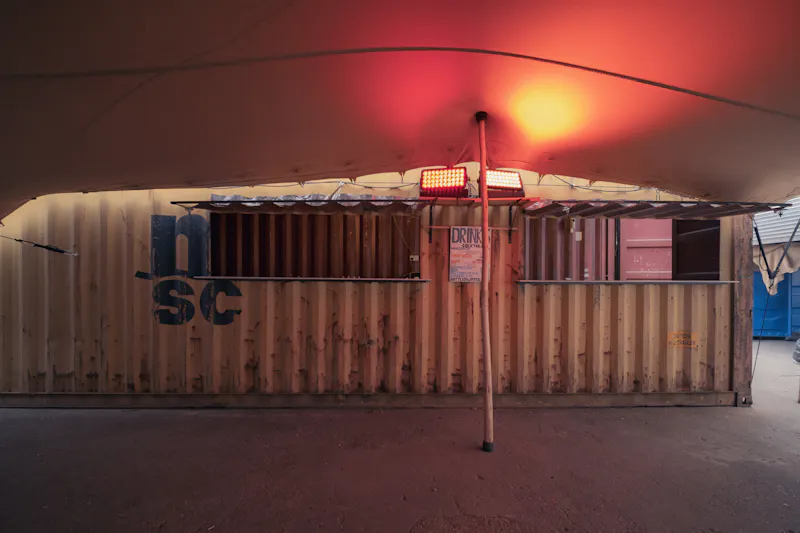 Industrial Tottenham nightclub, R886 (photo 22)