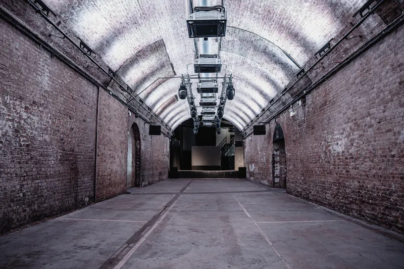 Iconic Waterloo Arched Venue, N571 (photo 11)