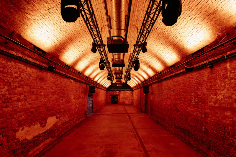 Exposed brick at Iconic Waterloo Arched Venue, N571 (photo 4)