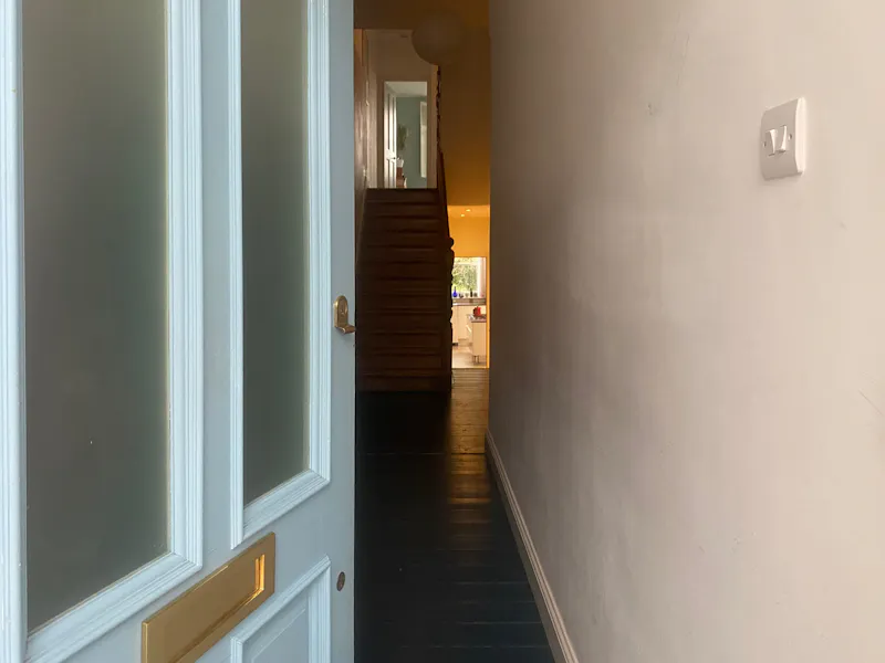 Entrance hall at Stylish Kensal Green house, F1107 (photo 2)
