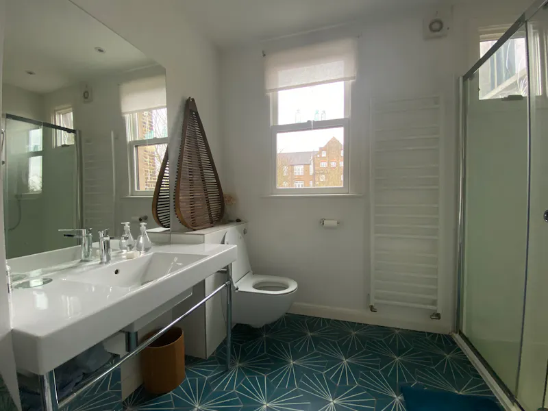 Bathroom at Stylish Kensal Green house, F1107 (photo 23)