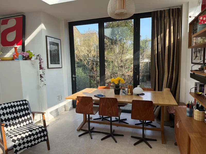 Dining room at Stylish Kensal Green house, F1107 (photo 8)