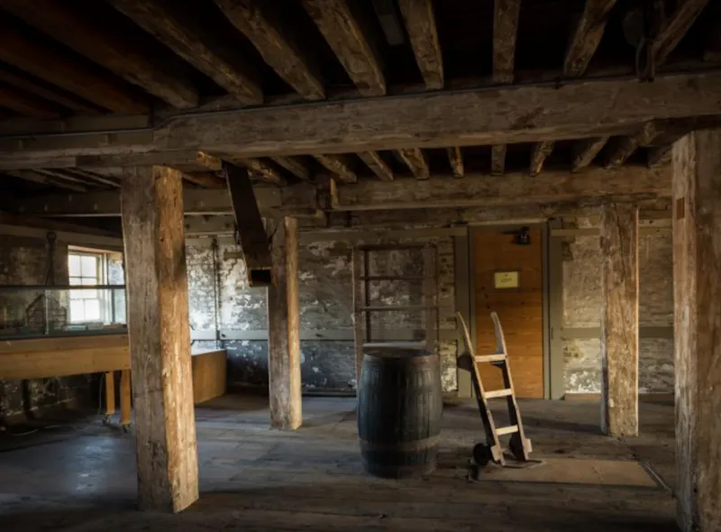 Historical East London Mill, N572 (photo 3)