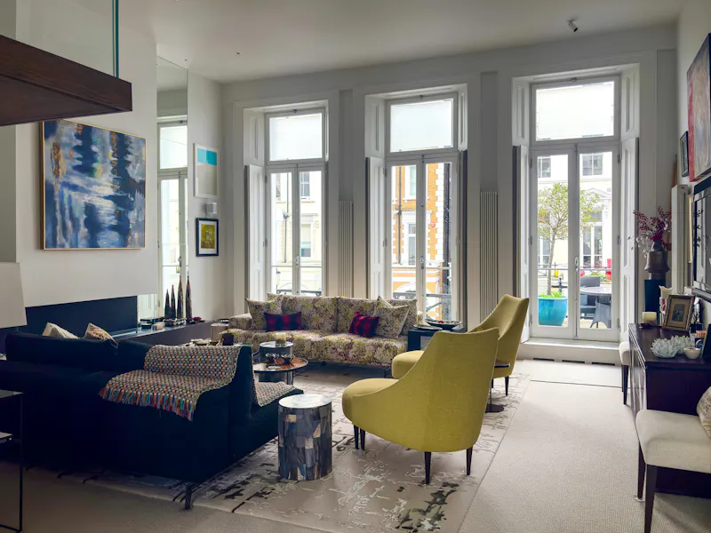 Living Room at Stunnning Earls Court Flat, F1275 (photo 3)
