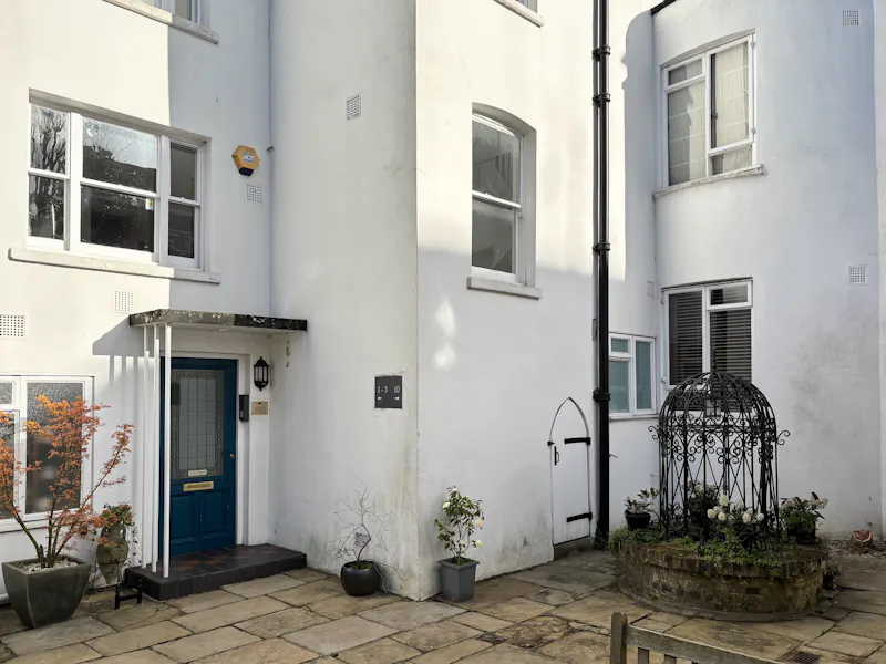 Retro Hampstead Flat, F1276 (photo 33)