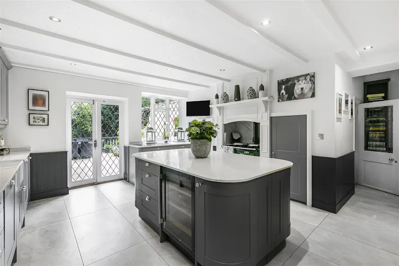 Kitchen island at Old Mill House Kings Langley, C960 (photo 5)
