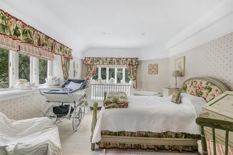 Bedroom at Old Mill House Kings Langley, C960 (photo 10)