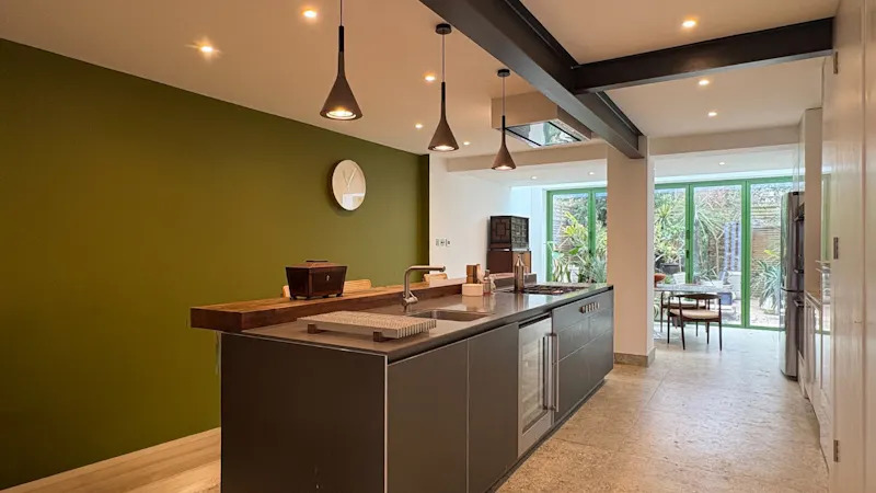 Kitchen at Cool 60s Roehampton townhouse, D2878 (photo 3)