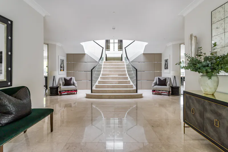 Entrance hall at Glamorous Burwood mansion, D2877 (photo 5)