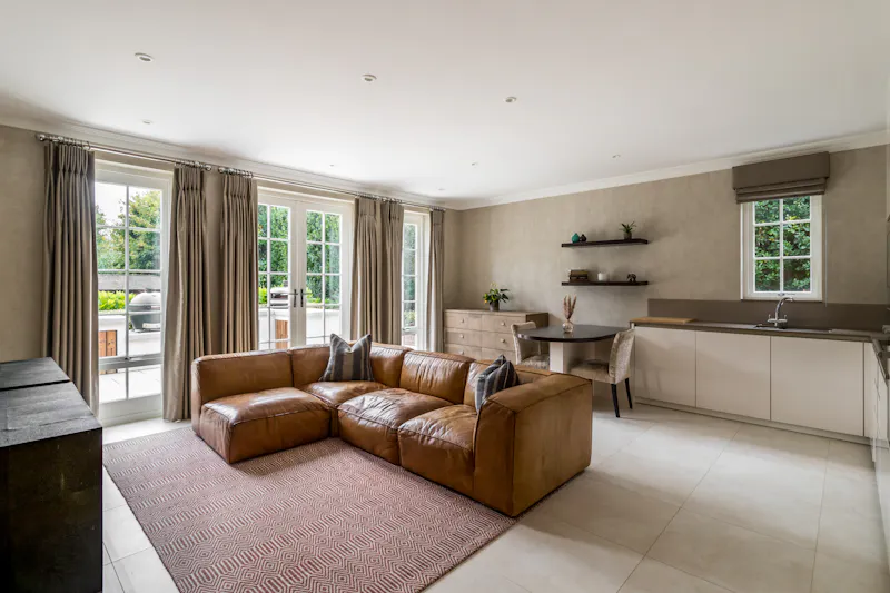 Living Room at Glamorous Burwood mansion, D2877 (photo 58)