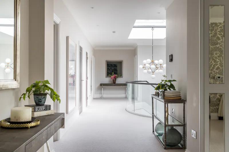 Landing at Glamorous Burwood mansion, D2877 (photo 31)