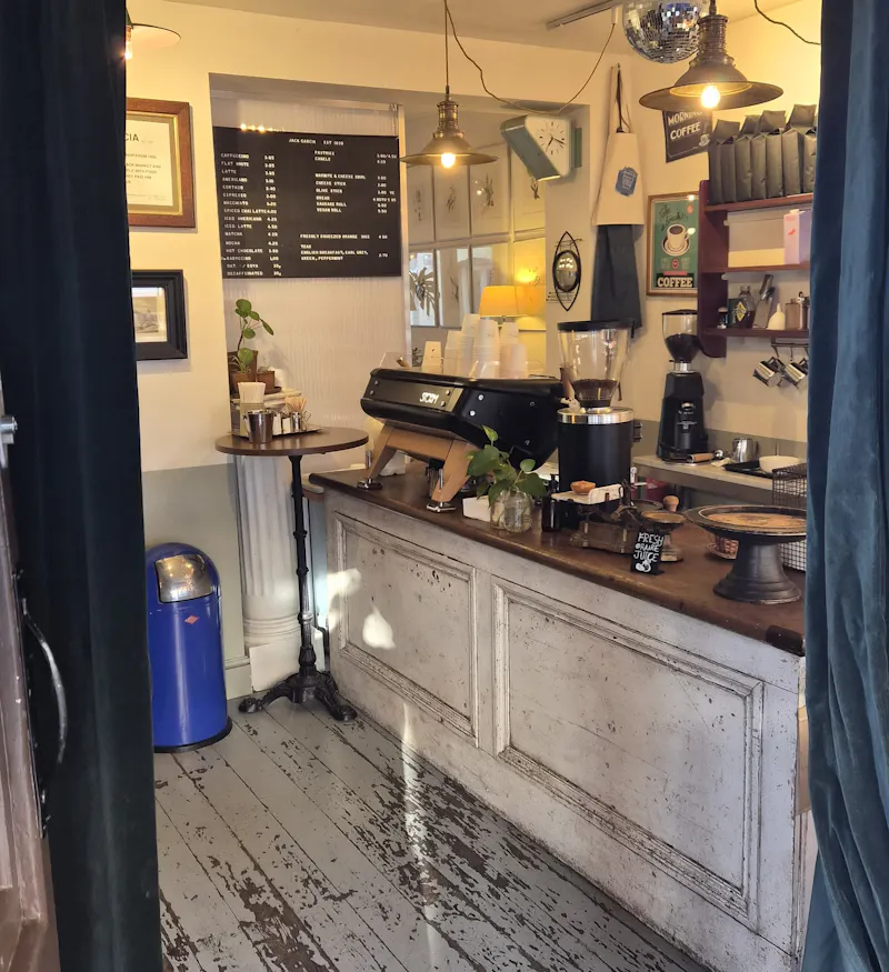 Columbia Road coffee shop, SHOP49 (photo 4)