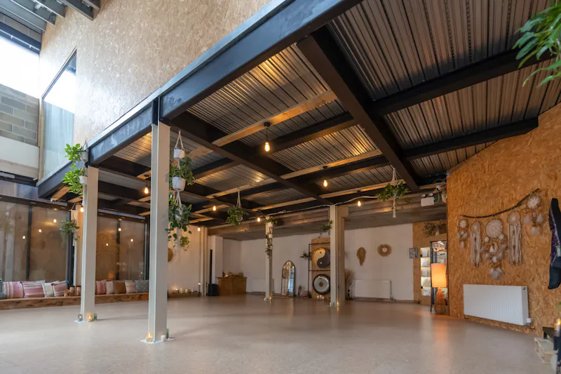 Beams at Wellness Studio Canning Town, N573 (photo 1)