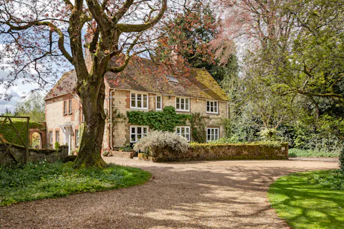 Magical South Downs farmhouse, E554
