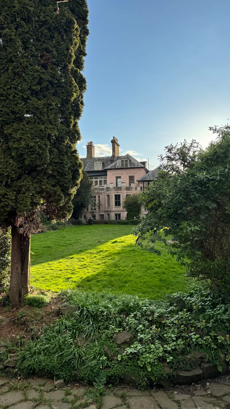 Magical Thameside family home, B2138 (photo 18)
