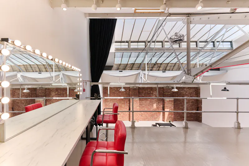 Mezzanine at Versatile Hackney Wick studios, N489 (photo 17)