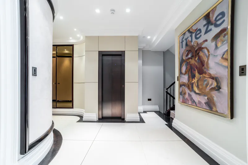Lift at Luxurious Knightsbridge townhouse, A1698 (photo 4)