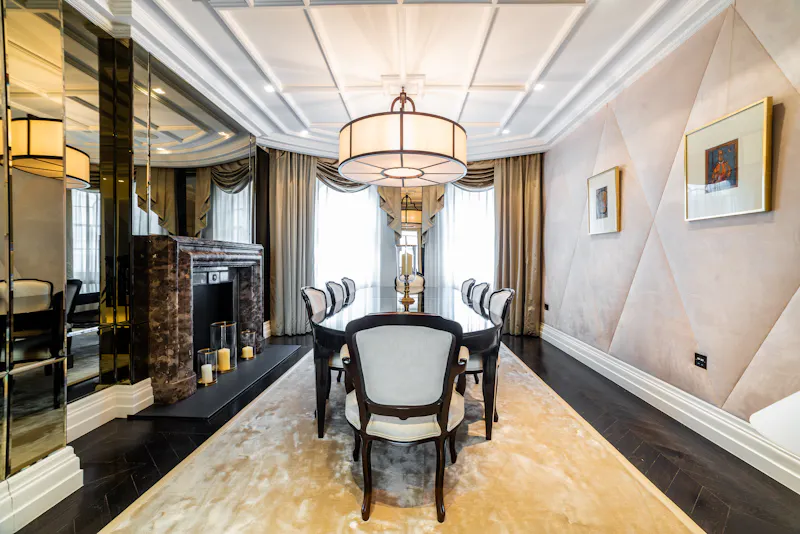 Dining room at Luxurious Knightsbridge townhouse, A1698 (photo 16)