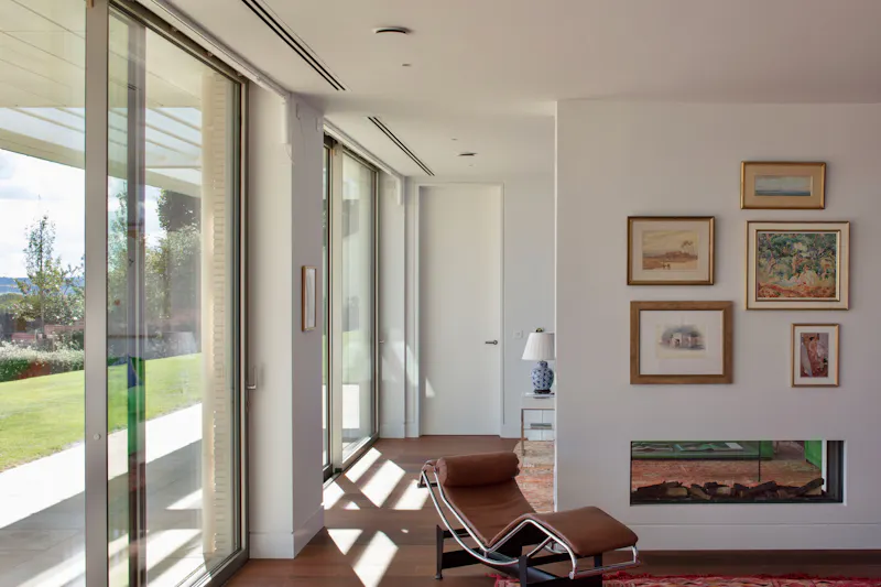Fireplace at Architect-Designed Ipsden Home, K519 (photo 7)