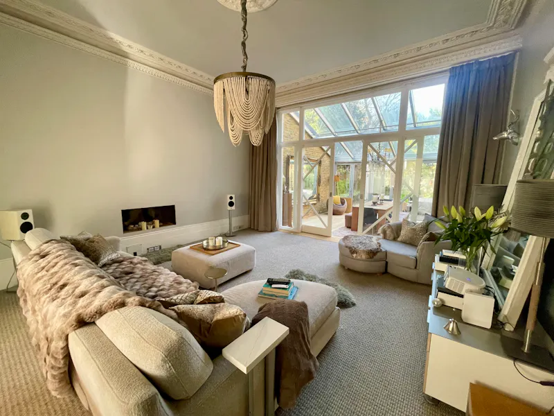 Contemporary Ealing house, B1296 (photo 4)