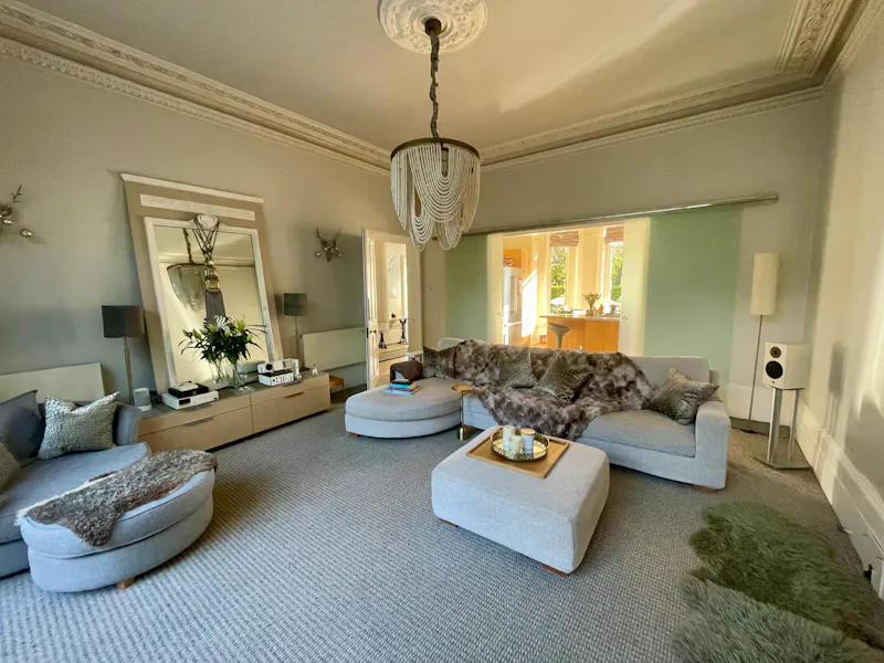 Contemporary Ealing house, B1296 (photo 6)