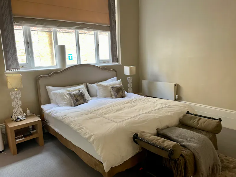 Bedroom at Contemporary Ealing house, B1296 (photo 19)