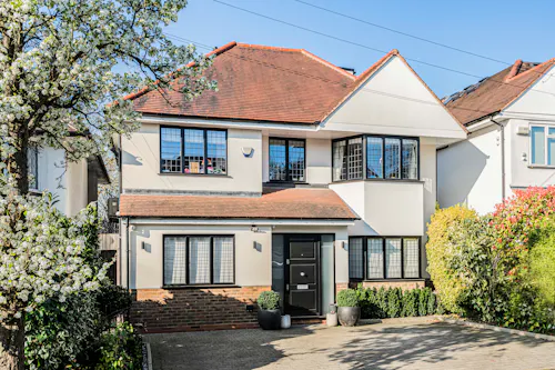 Mill Hill family home, D2880