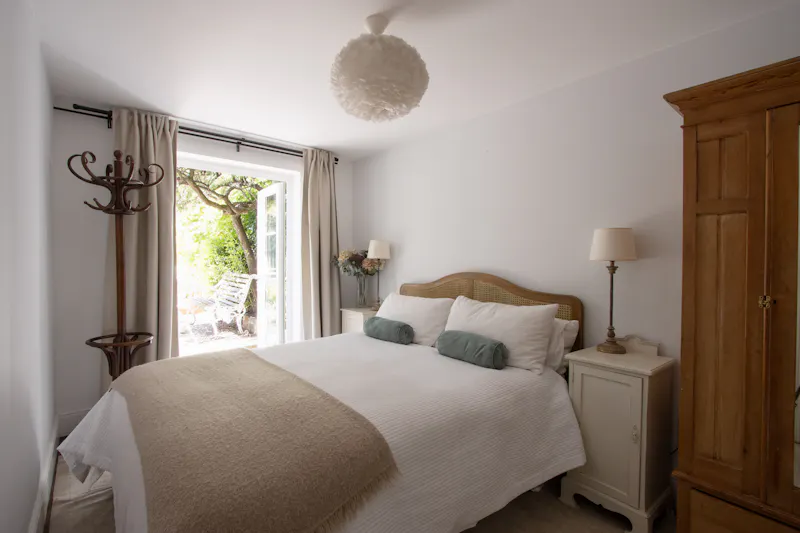 French doors at Classic Townhouse Oval, A1704 (photo 18)