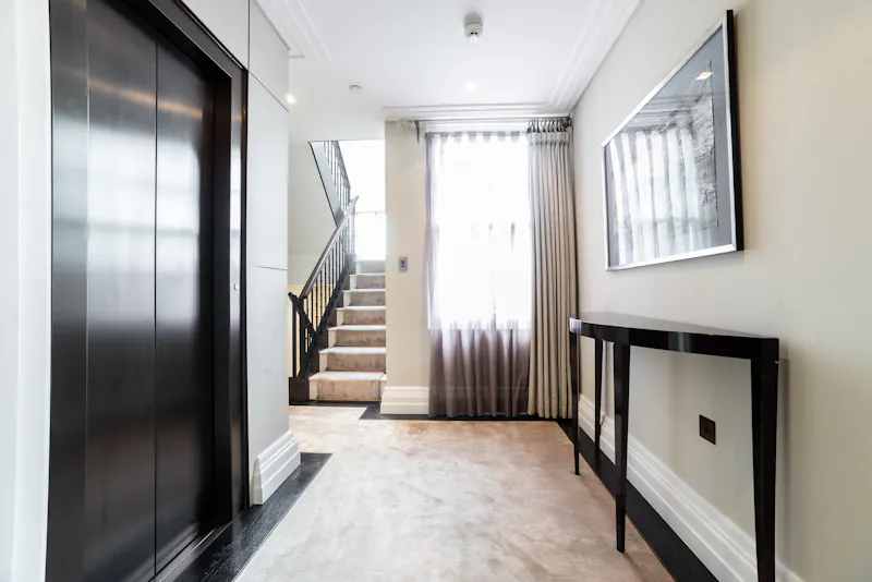 Landing at Luxurious Knightsbridge townhouse, A1698 (photo 35)