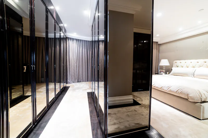 Dressing room at Luxurious Knightsbridge townhouse, A1698 (photo 40)