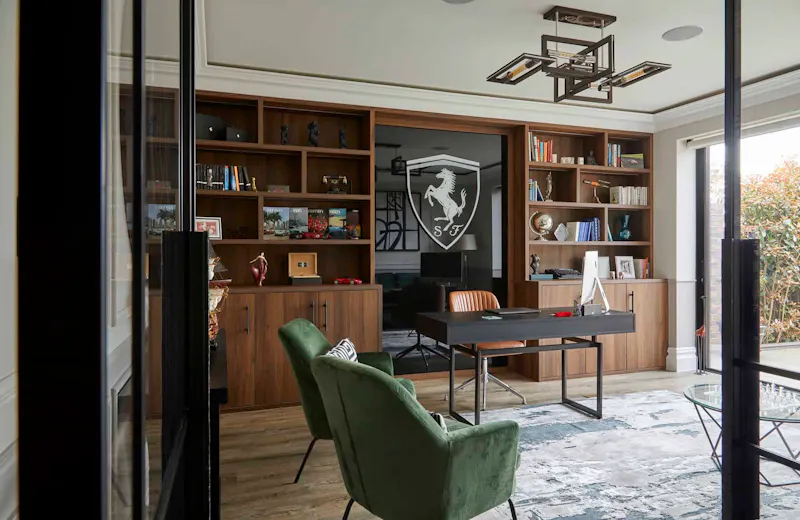 Library at Luxurious Ealing home, D2881 (photo 10)