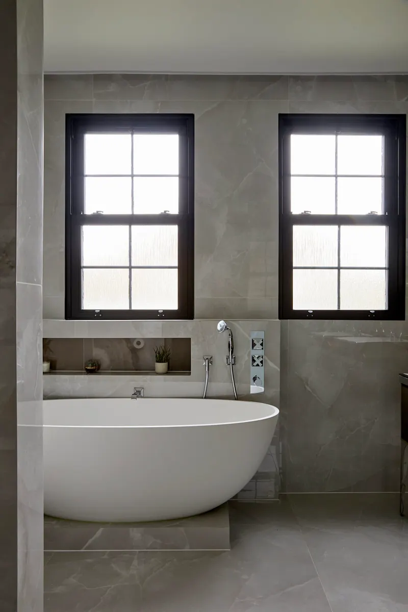 Bathroom at Luxurious Ealing home, D2881 (photo 33)