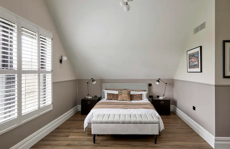 Bedroom at Luxurious Ealing home, D2881 (photo 28)