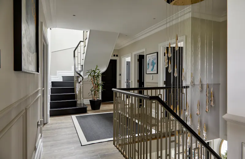 Landing at Luxurious Ealing home, D2881 (photo 12)